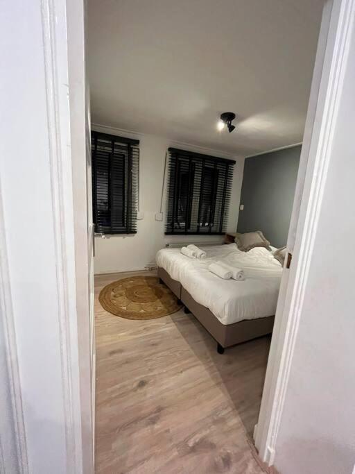 Gezellig Appartement, Gerenoveerd Eind 2022 Тилбург Екстериор снимка